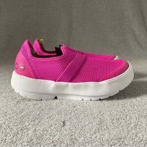 OOFOS Shoes Womens 5 Pink White Oomg Low Slip On Comfort Sneakers